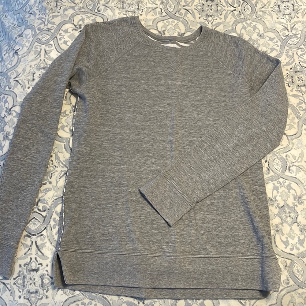 Reversible LuLuLemon crew neck sweatshirt